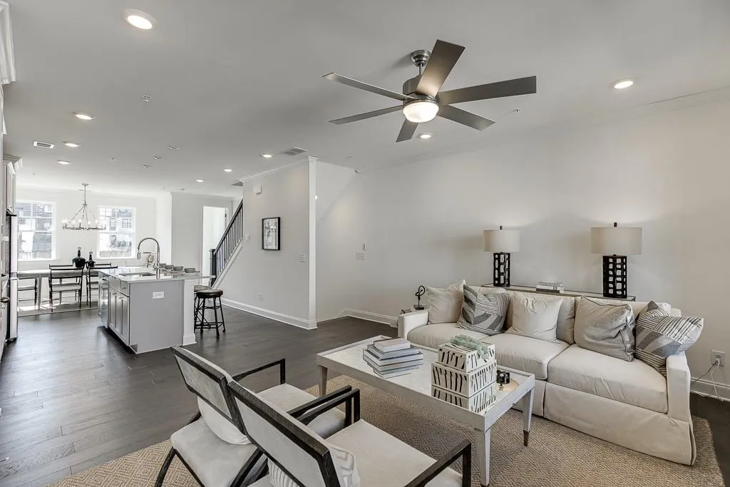 6529 Beacon Drive Unit 372, Sandy Springs, Georgia 30328, 3 Bedrooms Bedrooms, ,3 BathroomsBathrooms,Residential,Sold,6529 Beacon Drive Unit 372,7000142