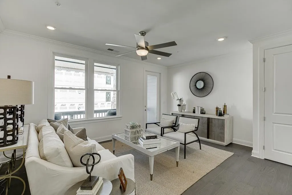 6529 Beacon Drive Unit 372, Sandy Springs, Georgia 30328, 3 Bedrooms Bedrooms, ,3 BathroomsBathrooms,Residential,Sold,6529 Beacon Drive Unit 372,7000142