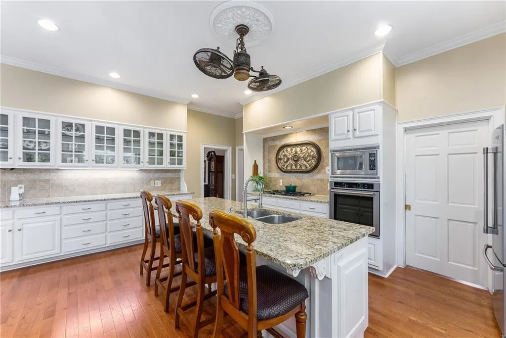 9035 River Run, Atlanta, Georgia 30350, 5 Bedrooms Bedrooms, ,4 BathroomsBathrooms,Residential,For Sale,9035 River Run,7631826