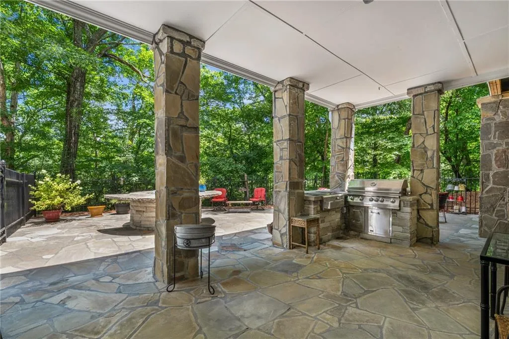 9035 River Run, Atlanta, Georgia 30350, 5 Bedrooms Bedrooms, ,4 BathroomsBathrooms,Residential,For Sale,9035 River Run,7631826