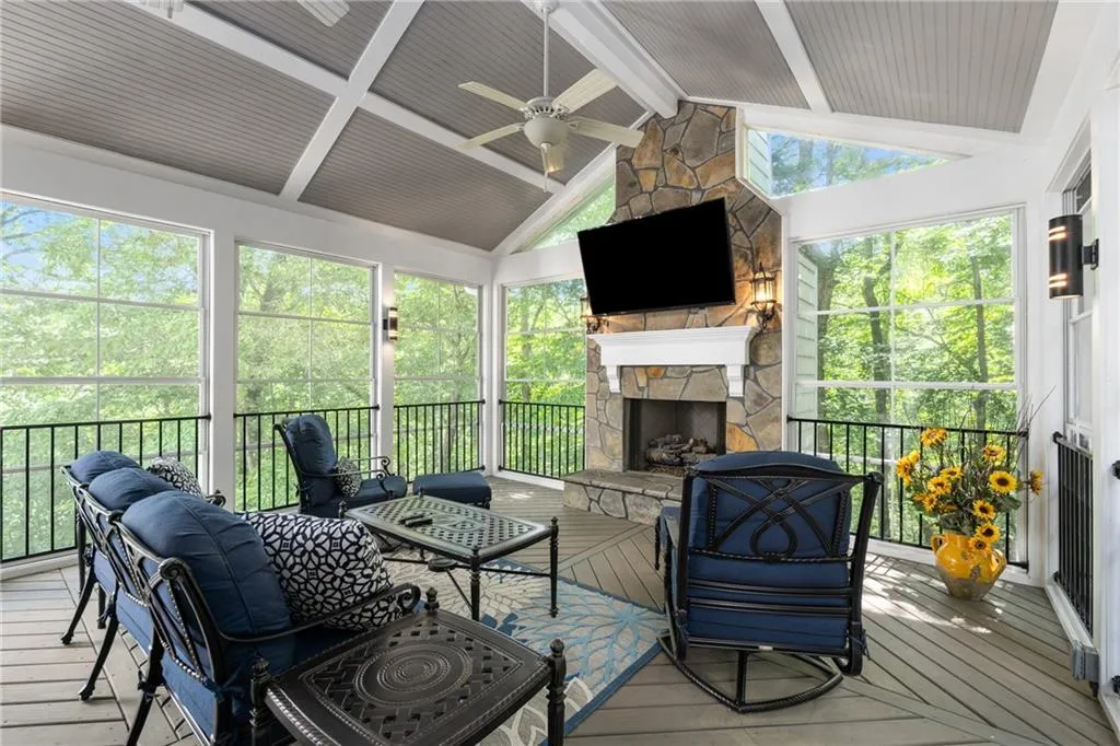 9035 River Run, Atlanta, Georgia 30350, 5 Bedrooms Bedrooms, ,4 BathroomsBathrooms,Residential,For Sale,9035 River Run,7631826