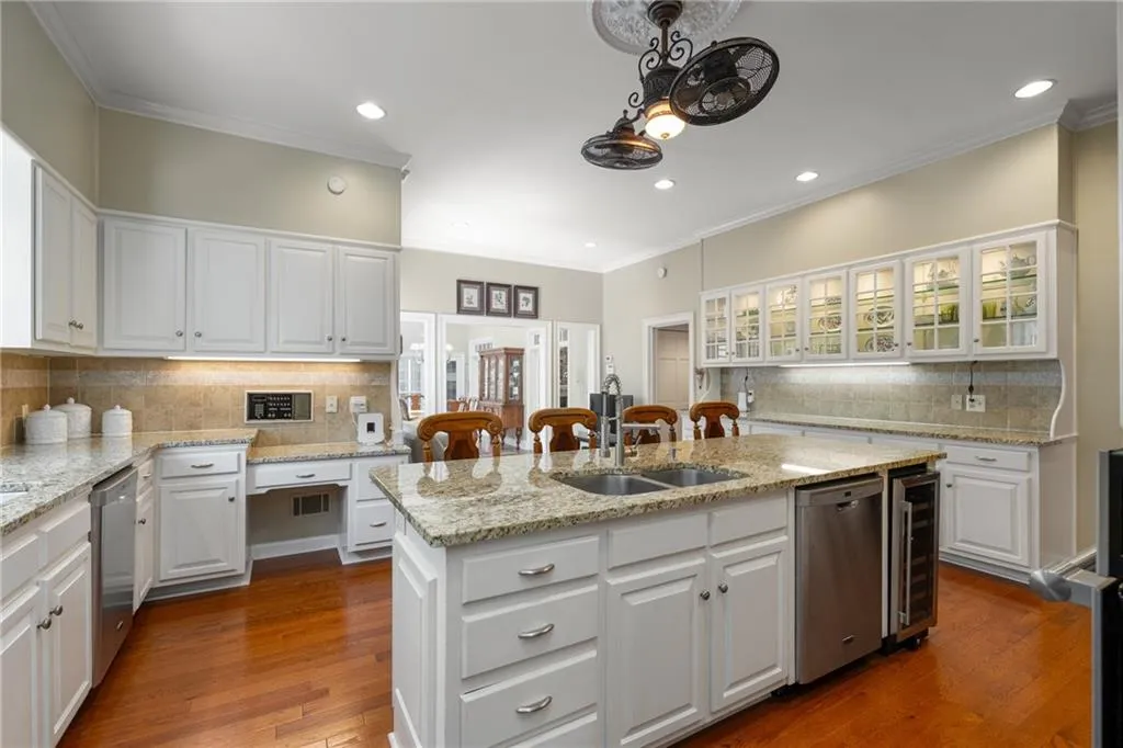 9035 River Run, Atlanta, Georgia 30350, 5 Bedrooms Bedrooms, ,4 BathroomsBathrooms,Residential,For Sale,9035 River Run,7631826