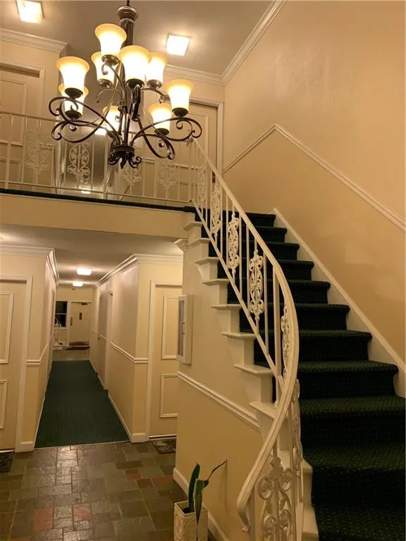 6851 Roswell Road Ne Unit B8, Sandy Springs, Georgia 30328, 1 Bedroom Bedrooms, ,1 BathroomBathrooms,Residential,Sold,6851 Roswell Road Ne Unit B8,6811446