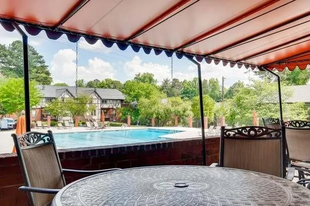 6851 Roswell Road Ne Unit B8, Sandy Springs, Georgia 30328, 1 Bedroom Bedrooms, ,1 BathroomBathrooms,Residential,Sold,6851 Roswell Road Ne Unit B8,6811446