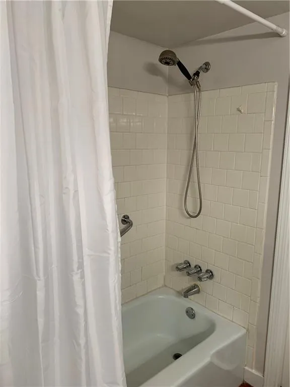6851 Roswell Road Ne Unit B8, Sandy Springs, Georgia 30328, 1 Bedroom Bedrooms, ,1 BathroomBathrooms,Residential,Sold,6851 Roswell Road Ne Unit B8,6811446