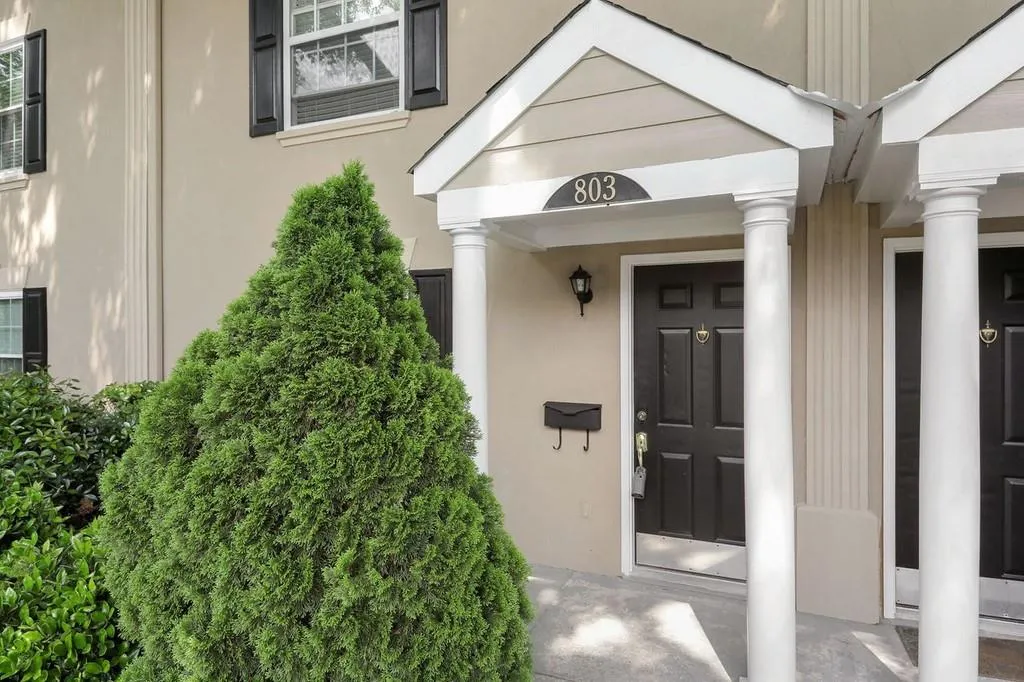 803 Brighton Point, Sandy Springs, Georgia 30328, 2 Bedrooms Bedrooms, ,2 BathroomsBathrooms,Residential,Sold,803 Brighton Point,6728065
