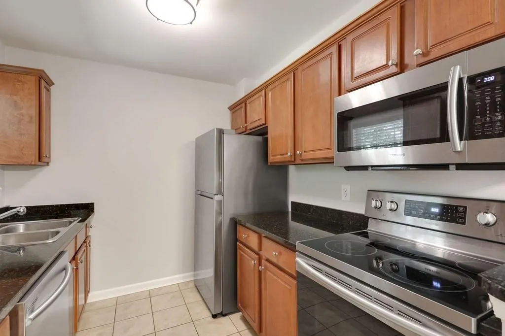 803 Brighton Point, Sandy Springs, Georgia 30328, 2 Bedrooms Bedrooms, ,2 BathroomsBathrooms,Residential,Sold,803 Brighton Point,6728065