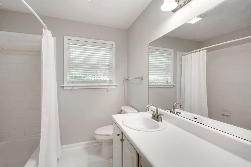 803 Brighton Point, Sandy Springs, Georgia 30328, 2 Bedrooms Bedrooms, ,2 BathroomsBathrooms,Residential,Sold,803 Brighton Point,6728065