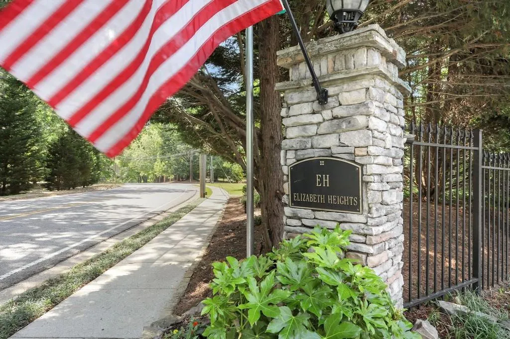 803 Brighton Point, Sandy Springs, Georgia 30328, 2 Bedrooms Bedrooms, ,2 BathroomsBathrooms,Residential,Sold,803 Brighton Point,6728065