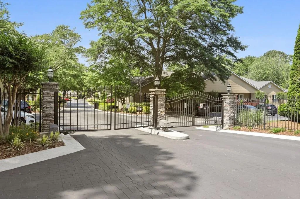 803 Brighton Point, Sandy Springs, Georgia 30328, 2 Bedrooms Bedrooms, ,2 BathroomsBathrooms,Residential,Sold,803 Brighton Point,6728065