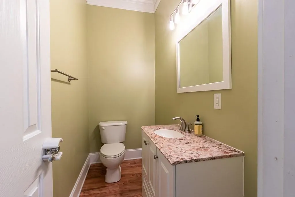 250 Wembley Circle, Sandy Springs, Georgia 30328, 5 Bedrooms Bedrooms, ,4 BathroomsBathrooms,Residential,Sold,250 Wembley Circle,6753986