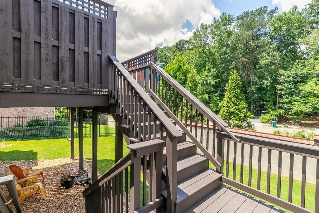 250 Wembley Circle, Sandy Springs, Georgia 30328, 5 Bedrooms Bedrooms, ,4 BathroomsBathrooms,Residential,Sold,250 Wembley Circle,6753986