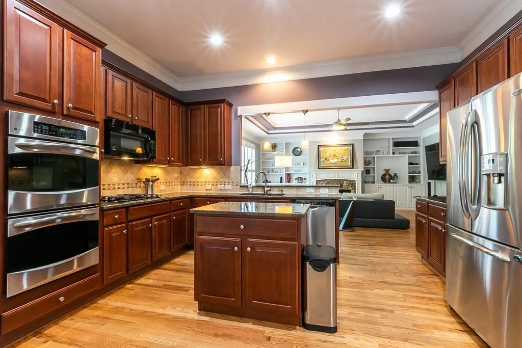 250 Wembley Circle, Sandy Springs, Georgia 30328, 5 Bedrooms Bedrooms, ,4 BathroomsBathrooms,Residential,Sold,250 Wembley Circle,6753986