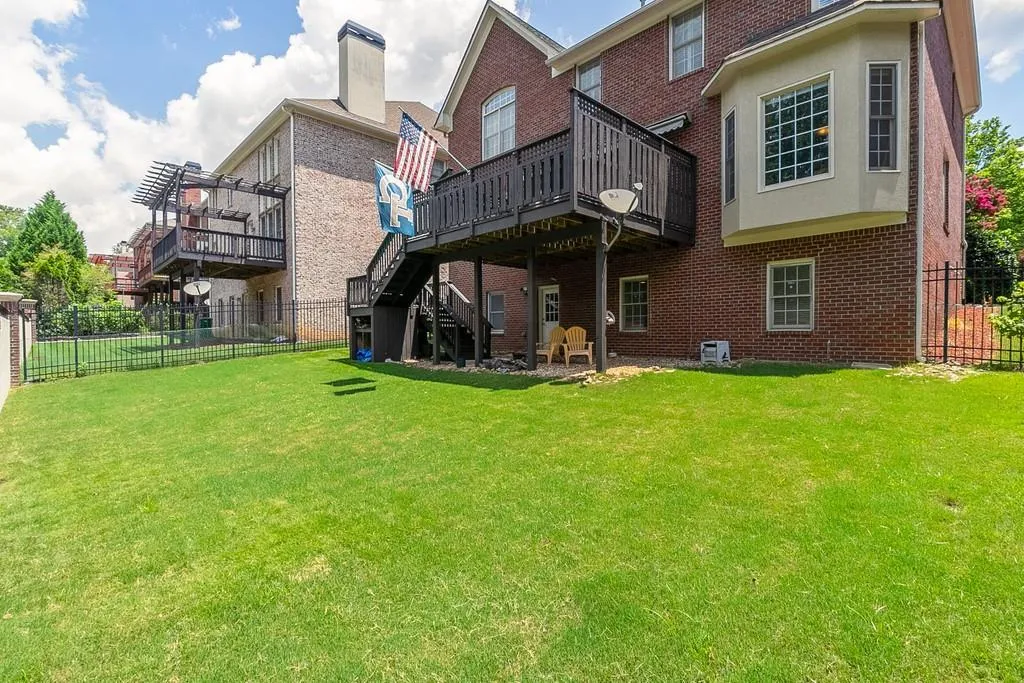 250 Wembley Circle, Sandy Springs, Georgia 30328, 5 Bedrooms Bedrooms, ,4 BathroomsBathrooms,Residential,Sold,250 Wembley Circle,6753986