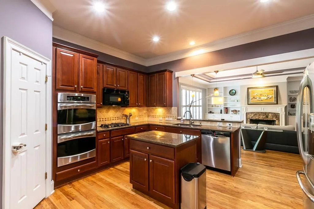 250 Wembley Circle, Sandy Springs, Georgia 30328, 5 Bedrooms Bedrooms, ,4 BathroomsBathrooms,Residential,Sold,250 Wembley Circle,6753986