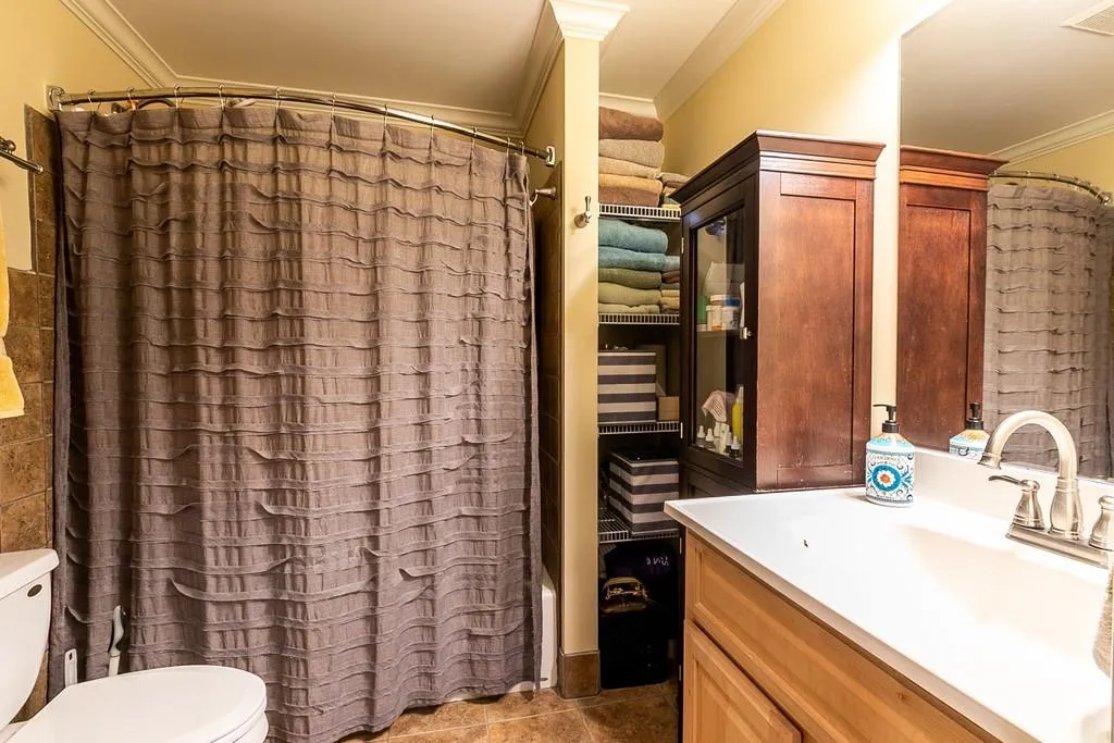 250 Wembley Circle, Sandy Springs, Georgia 30328, 5 Bedrooms Bedrooms, ,4 BathroomsBathrooms,Residential,Sold,250 Wembley Circle,6753986