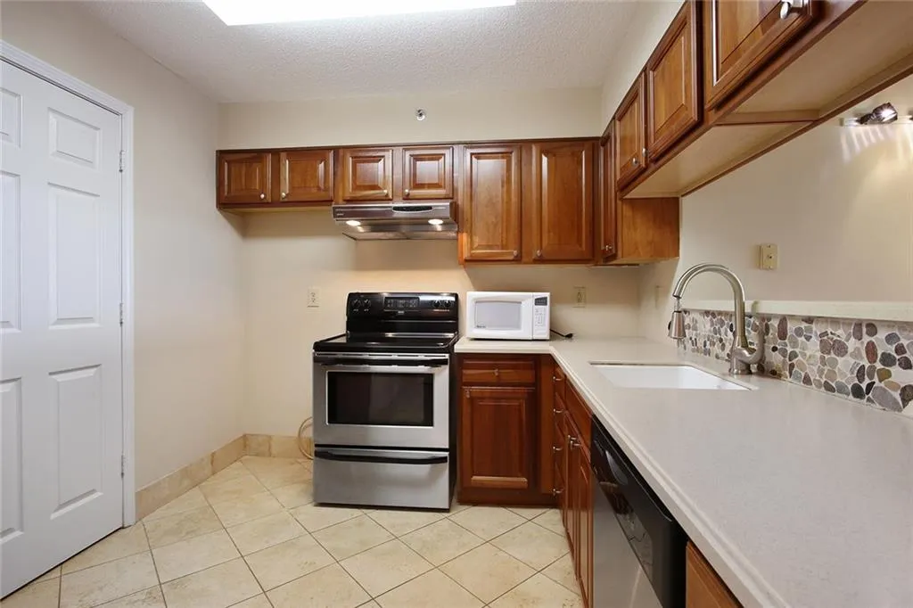 795 Hammond Drive Unit 1501, Sandy Springs, Georgia 30328, 2 Bedrooms Bedrooms, ,1 BathroomBathrooms,Residential,Sold,795 Hammond Drive Unit 1501,6616699