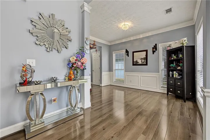 Small open foyer into formal dining