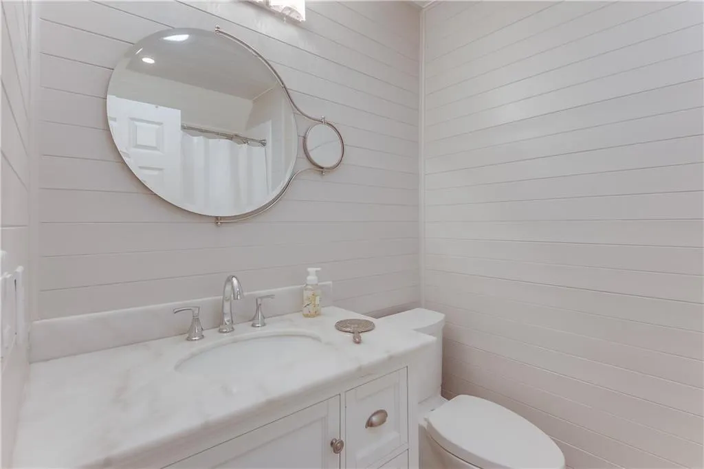 650 Forest Hills Drive, Atlanta, Georgia 30342, 6 Bedrooms Bedrooms, ,5 BathroomsBathrooms,Residential,Sold,650 Forest Hills Drive,6967872