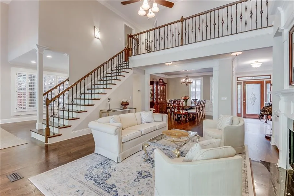 650 Forest Hills Drive, Atlanta, Georgia 30342, 6 Bedrooms Bedrooms, ,5 BathroomsBathrooms,Residential,Sold,650 Forest Hills Drive,6967872