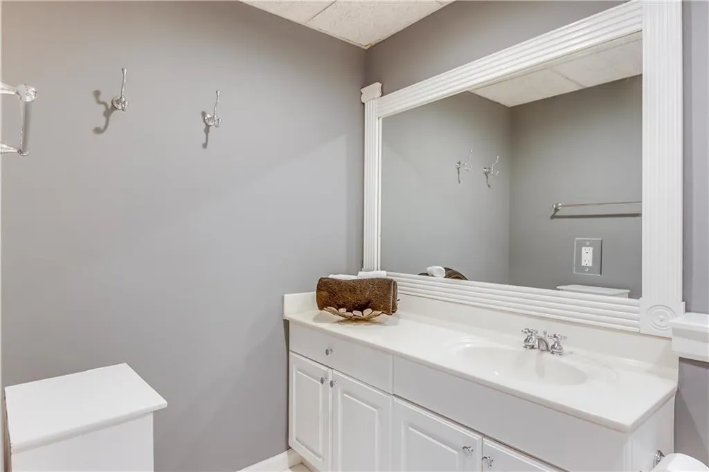 650 Forest Hills Drive, Atlanta, Georgia 30342, 6 Bedrooms Bedrooms, ,5 BathroomsBathrooms,Residential,Sold,650 Forest Hills Drive,6967872
