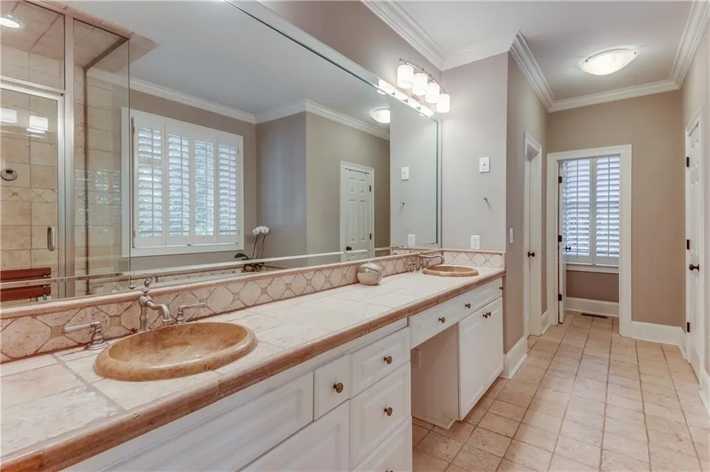 650 Forest Hills Drive, Atlanta, Georgia 30342, 6 Bedrooms Bedrooms, ,5 BathroomsBathrooms,Residential,Sold,650 Forest Hills Drive,6967872
