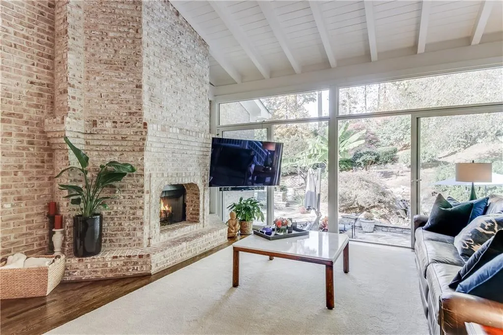 650 Forest Hills Drive, Atlanta, Georgia 30342, 6 Bedrooms Bedrooms, ,5 BathroomsBathrooms,Residential,Sold,650 Forest Hills Drive,6967872