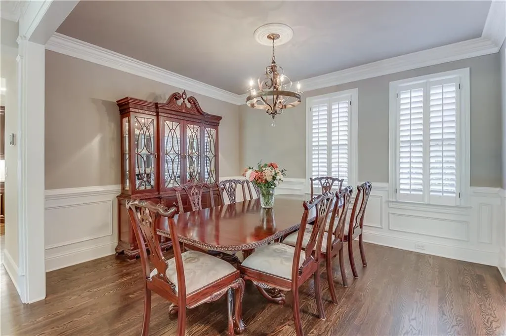 650 Forest Hills Drive, Atlanta, Georgia 30342, 6 Bedrooms Bedrooms, ,5 BathroomsBathrooms,Residential,Sold,650 Forest Hills Drive,6967872