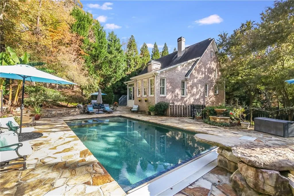 650 Forest Hills Drive, Atlanta, Georgia 30342, 6 Bedrooms Bedrooms, ,5 BathroomsBathrooms,Residential,Sold,650 Forest Hills Drive,6967872