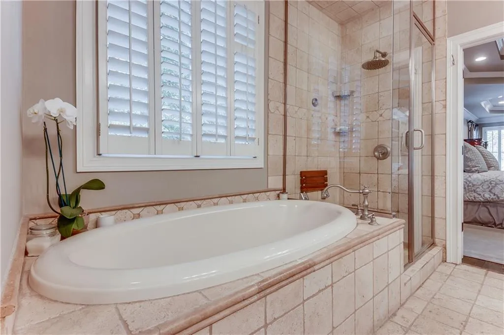 650 Forest Hills Drive, Atlanta, Georgia 30342, 6 Bedrooms Bedrooms, ,5 BathroomsBathrooms,Residential,Sold,650 Forest Hills Drive,6967872
