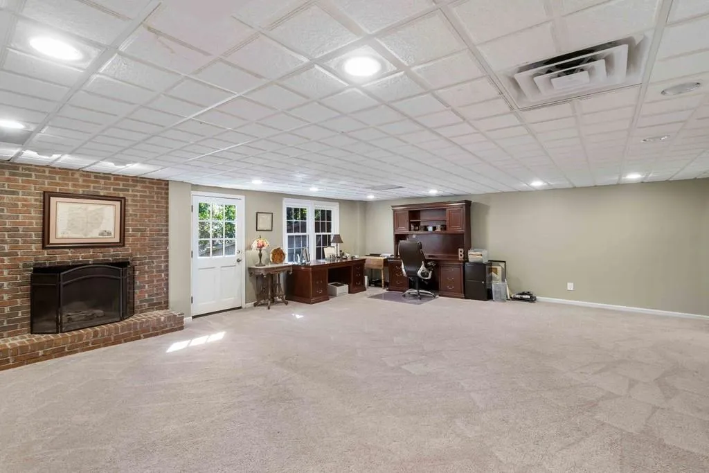 7765 Dunvegan Close, Sandy Springs, Georgia 30350, 4 Bedrooms Bedrooms, ,3 BathroomsBathrooms,Residential,Sold,7765 Dunvegan Close,6813828