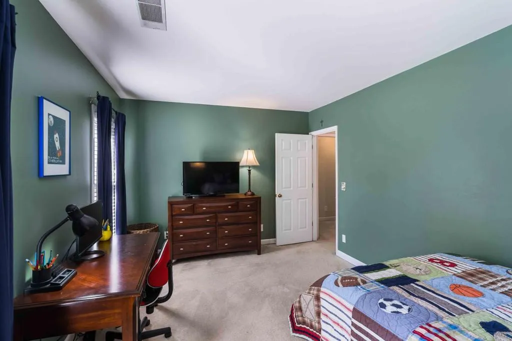 7765 Dunvegan Close, Sandy Springs, Georgia 30350, 4 Bedrooms Bedrooms, ,3 BathroomsBathrooms,Residential,Sold,7765 Dunvegan Close,6813828