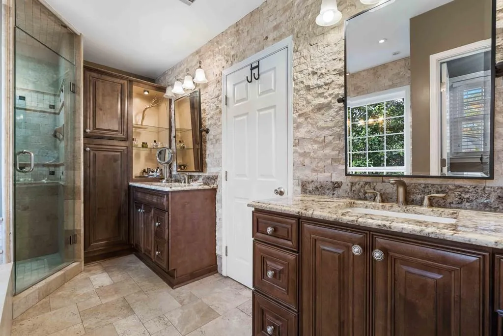 7765 Dunvegan Close, Sandy Springs, Georgia 30350, 4 Bedrooms Bedrooms, ,3 BathroomsBathrooms,Residential,Sold,7765 Dunvegan Close,6813828