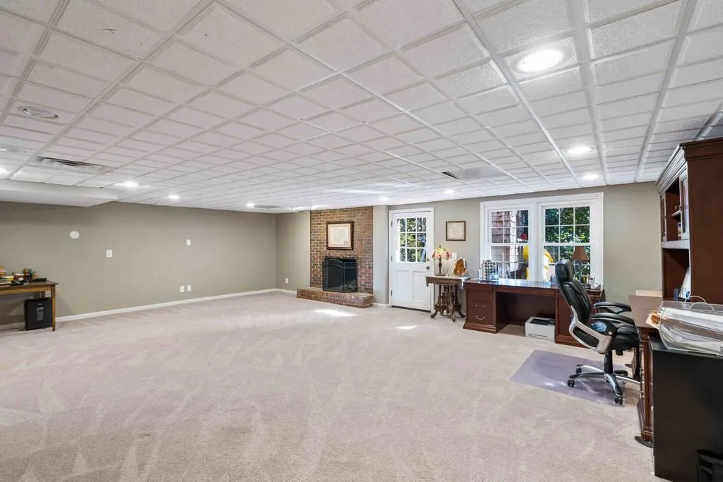 7765 Dunvegan Close, Sandy Springs, Georgia 30350, 4 Bedrooms Bedrooms, ,3 BathroomsBathrooms,Residential,Sold,7765 Dunvegan Close,6813828