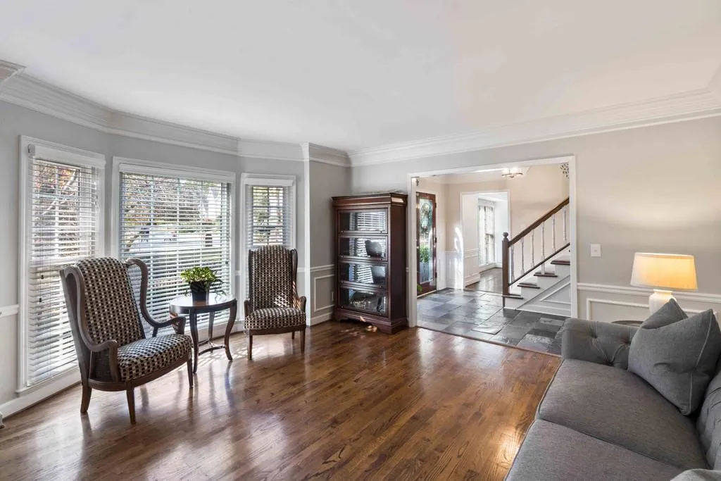 7765 Dunvegan Close, Sandy Springs, Georgia 30350, 4 Bedrooms Bedrooms, ,3 BathroomsBathrooms,Residential,Sold,7765 Dunvegan Close,6813828