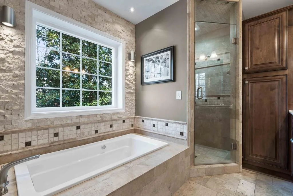 7765 Dunvegan Close, Sandy Springs, Georgia 30350, 4 Bedrooms Bedrooms, ,3 BathroomsBathrooms,Residential,Sold,7765 Dunvegan Close,6813828