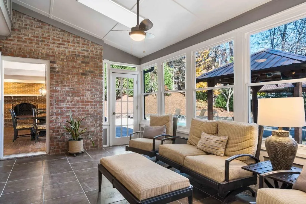 7765 Dunvegan Close, Sandy Springs, Georgia 30350, 4 Bedrooms Bedrooms, ,3 BathroomsBathrooms,Residential,Sold,7765 Dunvegan Close,6813828