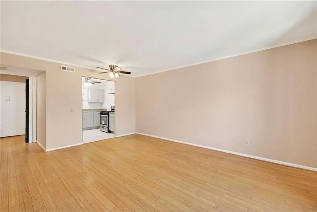 5400 Roswell Road Unit G3, Sandy Springs, Georgia 30342, 1 Bedroom Bedrooms, 0 ,1 BathroomBathrooms,Residential,For Sale,5400 Roswell Road Unit G3,7826928