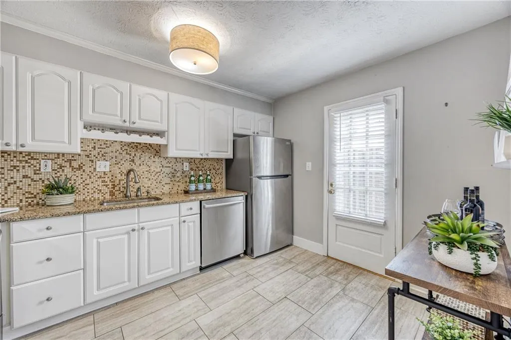 3 Market Square Place Nw, Atlanta, Georgia 30318, 2 Bedrooms Bedrooms, ,2 BathroomsBathrooms,Residential,For Sale,3 Market Square Place Nw,7612621