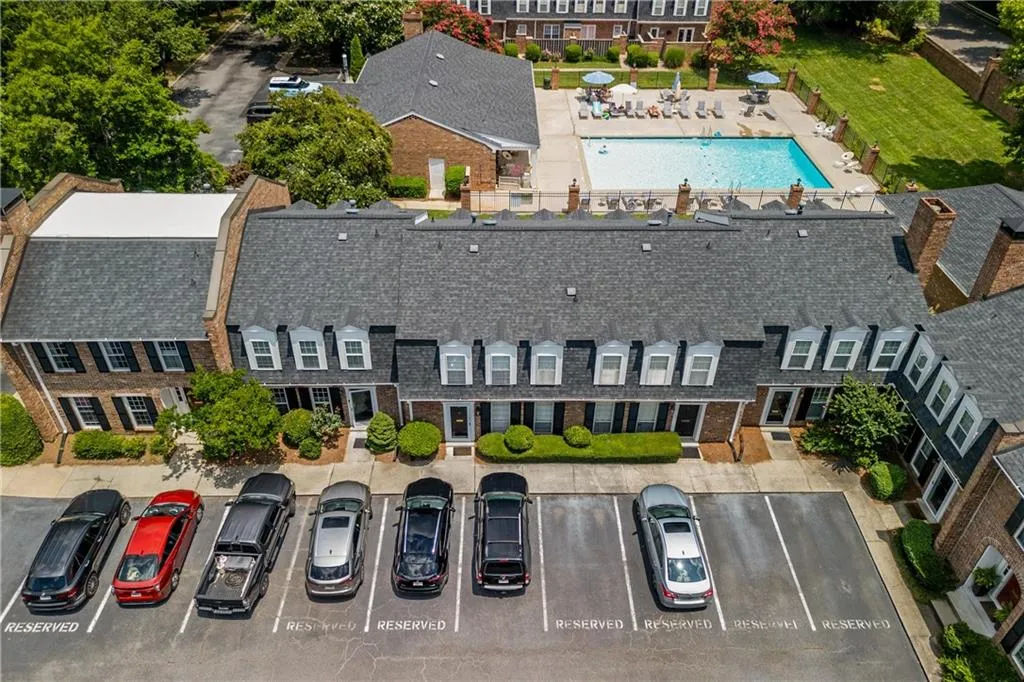 3 Market Square Place Nw, Atlanta, Georgia 30318, 2 Bedrooms Bedrooms, ,2 BathroomsBathrooms,Residential,For Sale,3 Market Square Place Nw,7612621