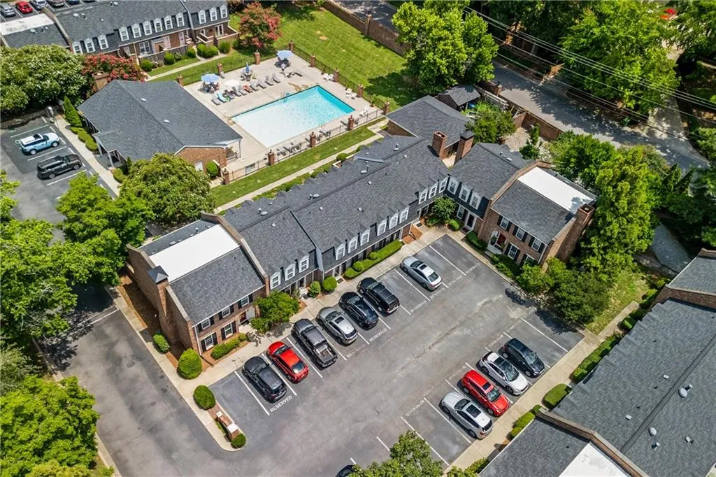 3 Market Square Place Nw, Atlanta, Georgia 30318, 2 Bedrooms Bedrooms, ,2 BathroomsBathrooms,Residential,For Sale,3 Market Square Place Nw,7612621