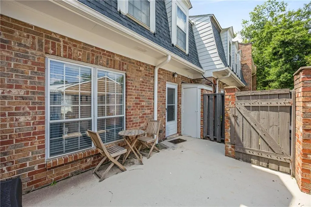 3 Market Square Place Nw, Atlanta, Georgia 30318, 2 Bedrooms Bedrooms, ,2 BathroomsBathrooms,Residential,For Sale,3 Market Square Place Nw,7612621