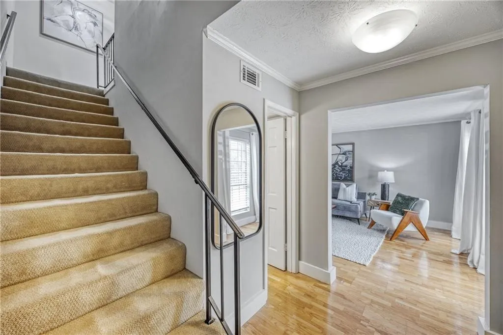 3 Market Square Place Nw, Atlanta, Georgia 30318, 2 Bedrooms Bedrooms, ,2 BathroomsBathrooms,Residential,For Sale,3 Market Square Place Nw,7612621