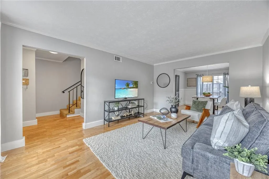 3 Market Square Place Nw, Atlanta, Georgia 30318, 2 Bedrooms Bedrooms, ,2 BathroomsBathrooms,Residential,For Sale,3 Market Square Place Nw,7612621