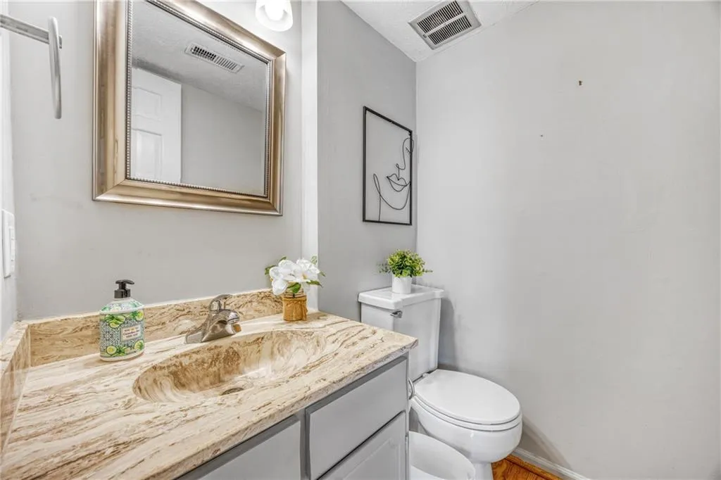 3 Market Square Place Nw, Atlanta, Georgia 30318, 2 Bedrooms Bedrooms, ,2 BathroomsBathrooms,Residential,For Sale,3 Market Square Place Nw,7612621