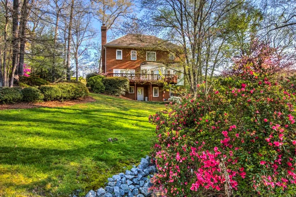 2870 Vinings Way Se, Atlanta, Georgia 30339, 5 Bedrooms Bedrooms, ,3 BathroomsBathrooms,Residential,Sold,2870 Vinings Way Se,5996555