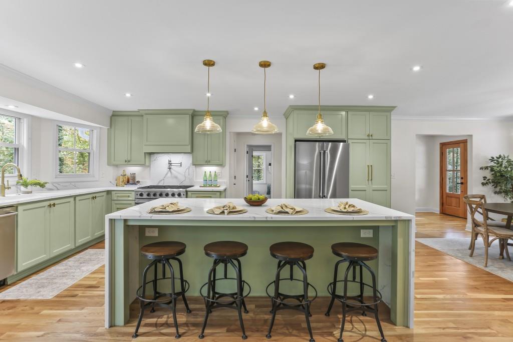 6851 River Springs Lane NW, Atlanta, Georgia 30328, 5 Bedrooms Bedrooms, ,4 BathroomsBathrooms,Residential,Sold,6851 River Springs Lane NW,7299164