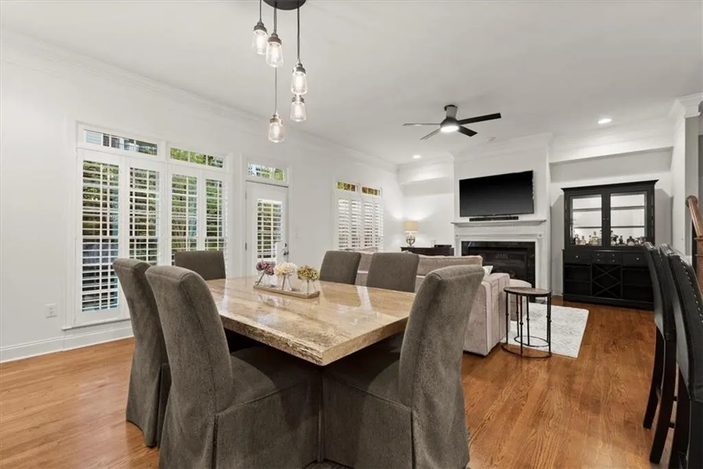 5449 Battery Lane Unit 21, Sandy Springs, Georgia 30342, 4 Bedrooms Bedrooms, ,2 BathroomsBathrooms,Residential,Sold,5449 Battery Lane Unit 21,7199796