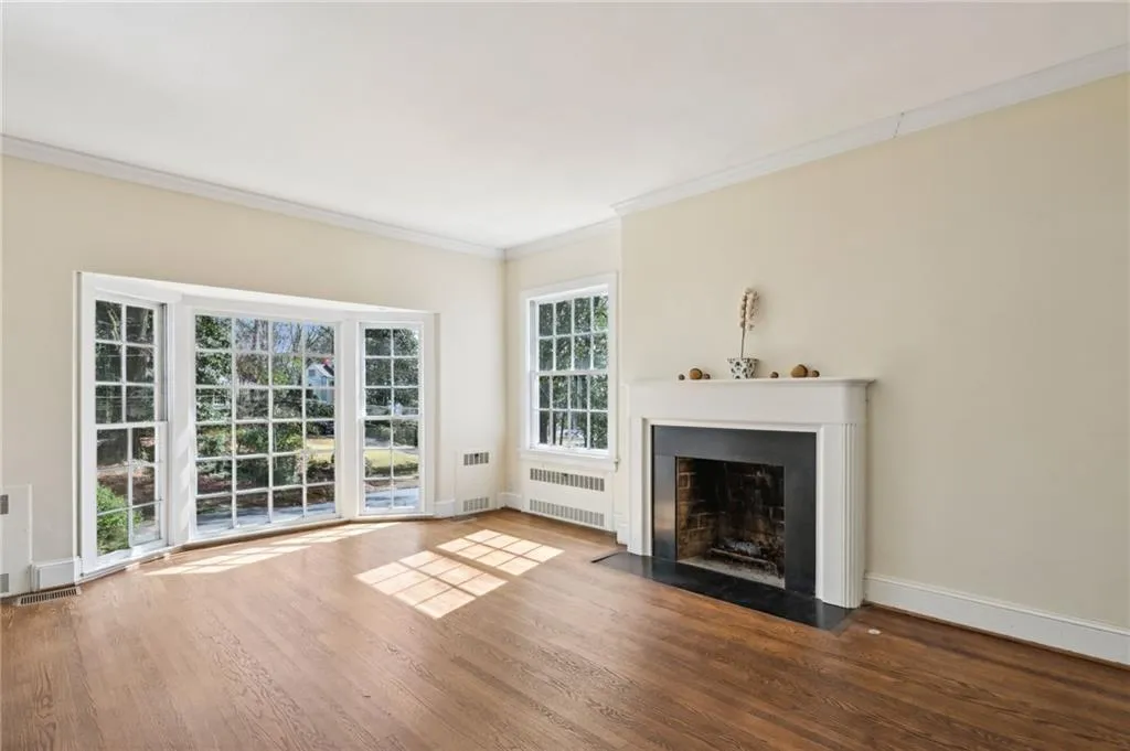Large living room has great natural sunlight