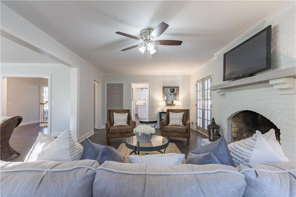 1585 Sunnybrook Farm Road, Sandy Springs, Georgia 30350, 5 Bedrooms Bedrooms, ,3 BathroomsBathrooms,Residential,Sold,1585 Sunnybrook Farm Road,6537366